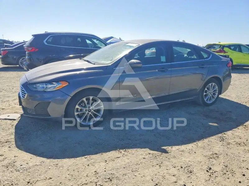 2019 Ford FUSION photo