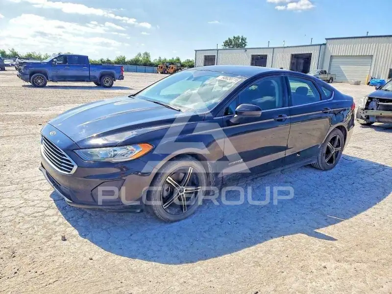2019 Ford FUSION photo
