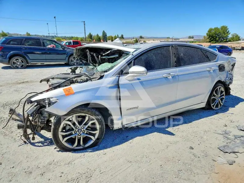 2019 Ford FUSION photo
