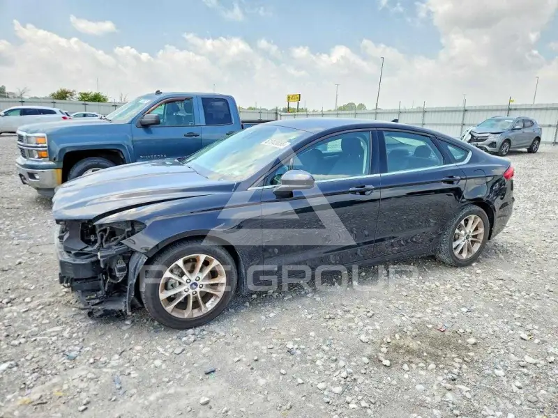 2019 Ford FUSION photo