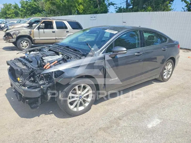 2019 Ford FUSION фото