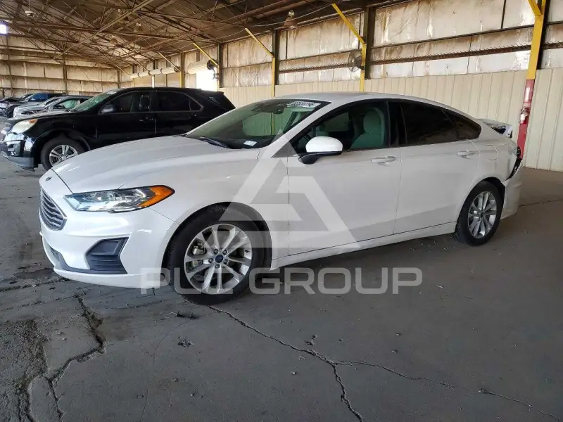 2019 Ford FUSION photo