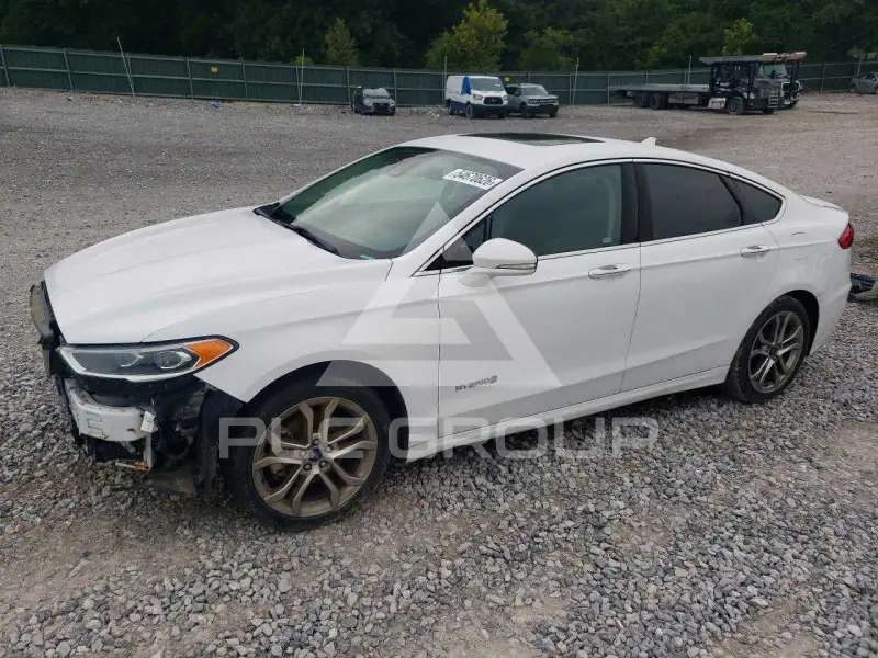 2019 Ford FUSION photo