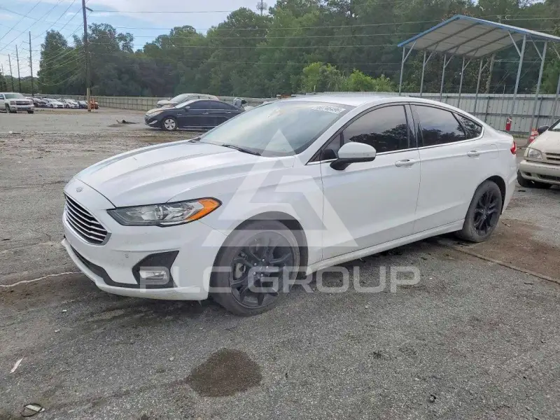 2019 Ford FUSION photo