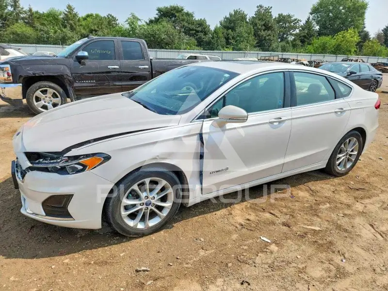 2019 Ford FUSION фото
