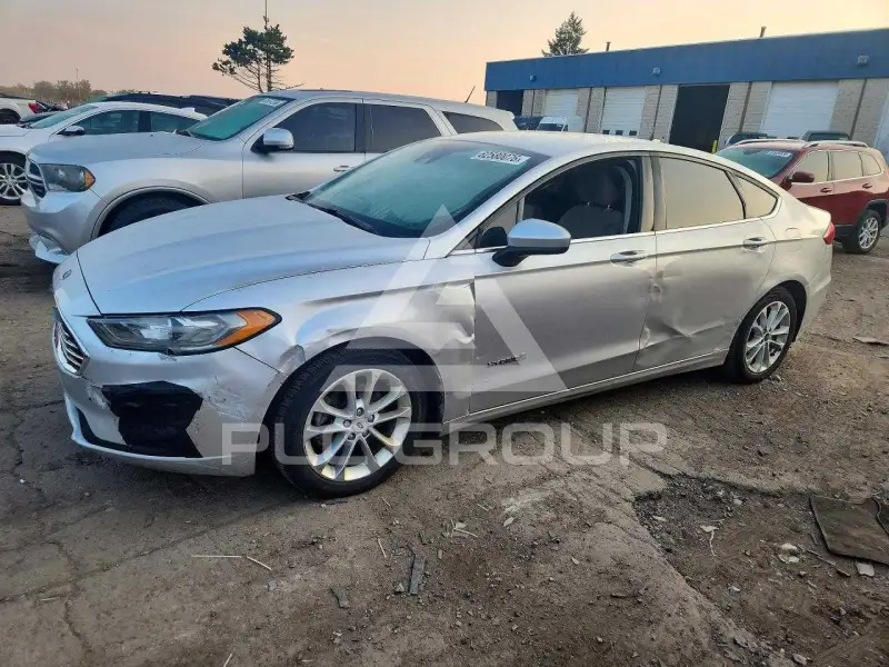 2019 Ford FUSION photo
