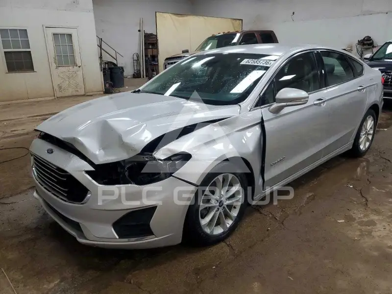 2019 Ford FUSION photo