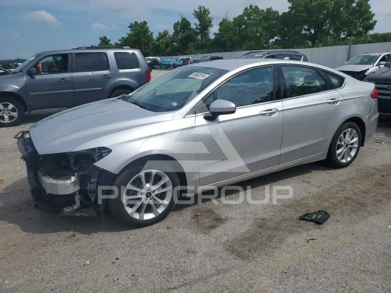 2019 Ford FUSION фото