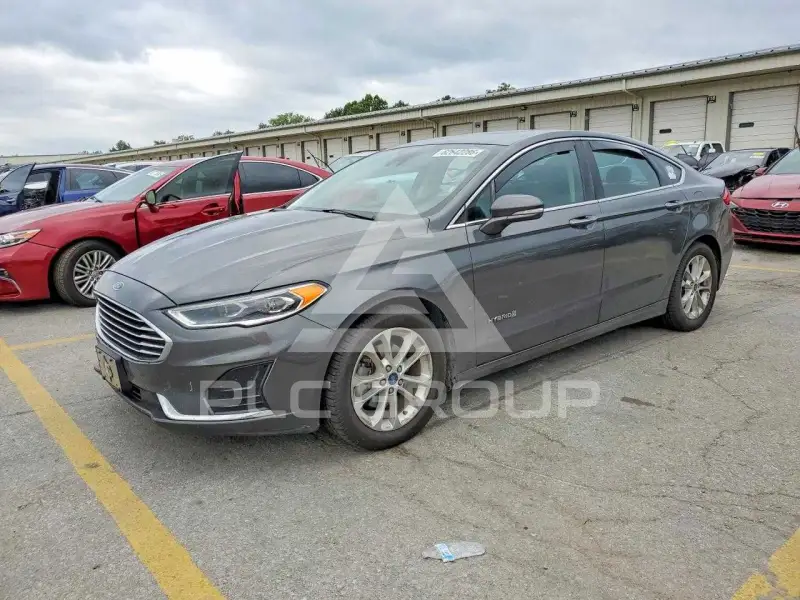 2019 Ford FUSION фото