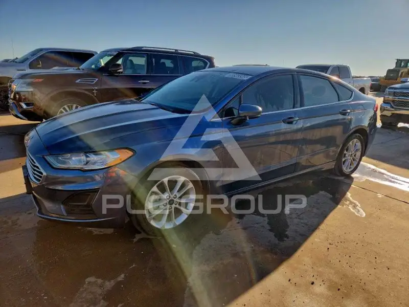 2019 Ford FUSION photo