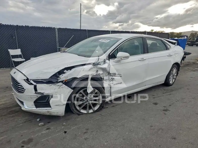2019 Ford FUSION фото