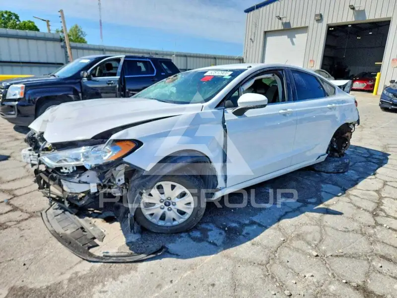 2019 Ford FUSION фото