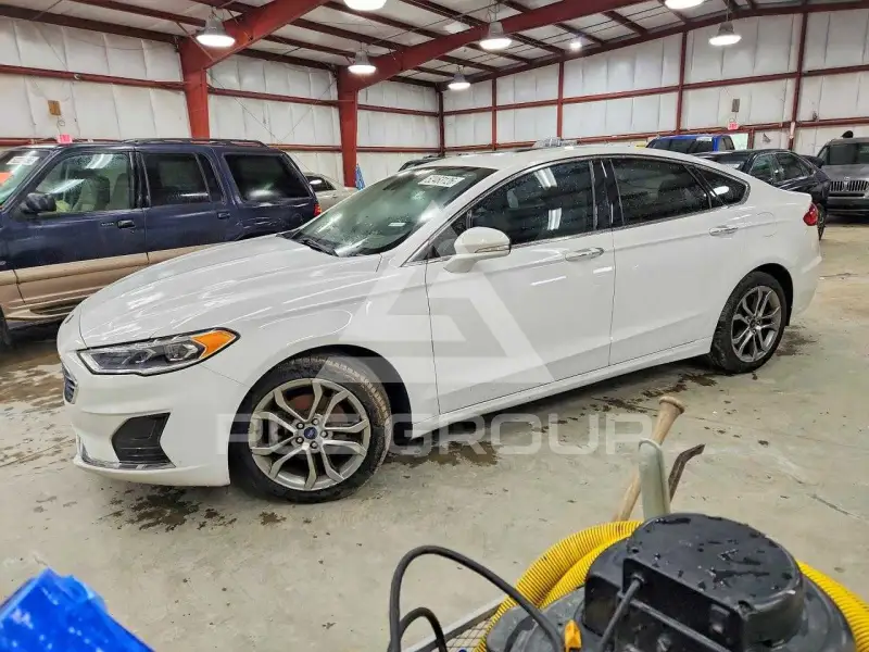 2019 Ford FUSION фото