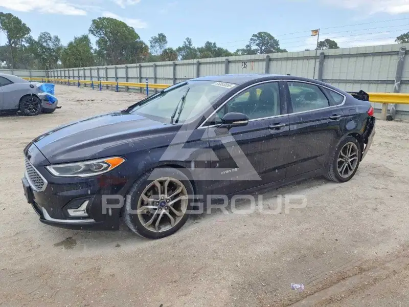 2019 Ford FUSION photo