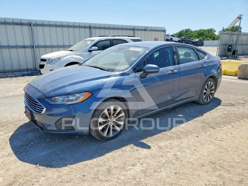 2019 Ford FUSION photo