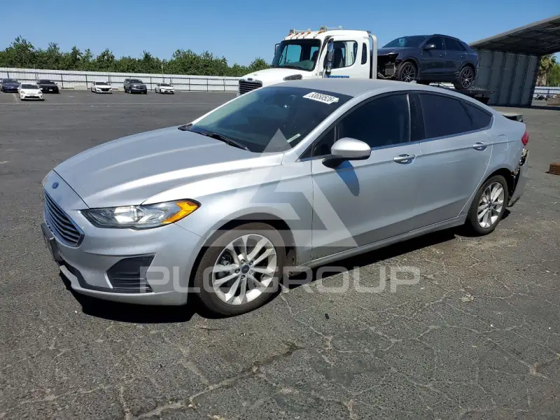 2019 Ford FUSION photo