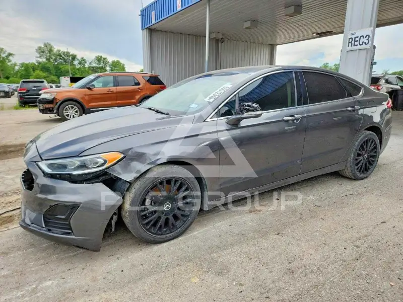 2019 Ford FUSION фото
