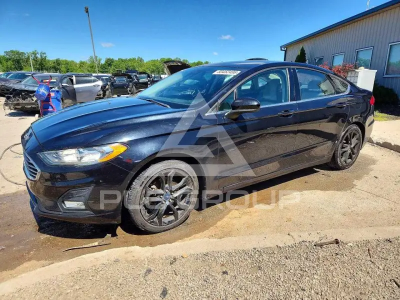 2019 Ford FUSION photo
