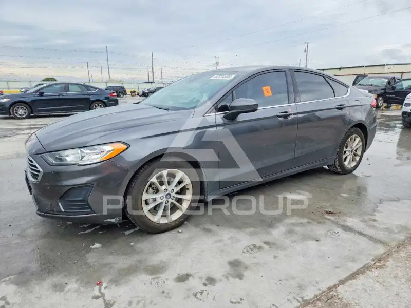 2019 Ford FUSION photo