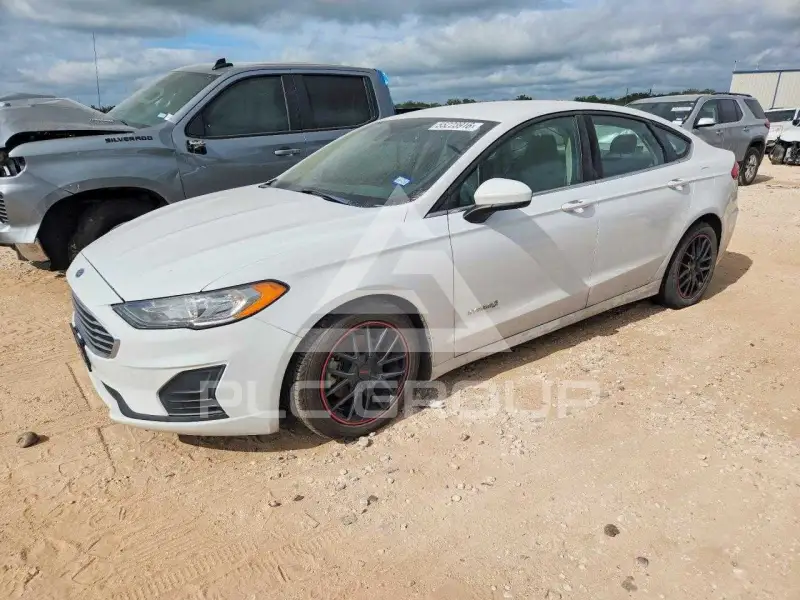 2019 Ford FUSION photo