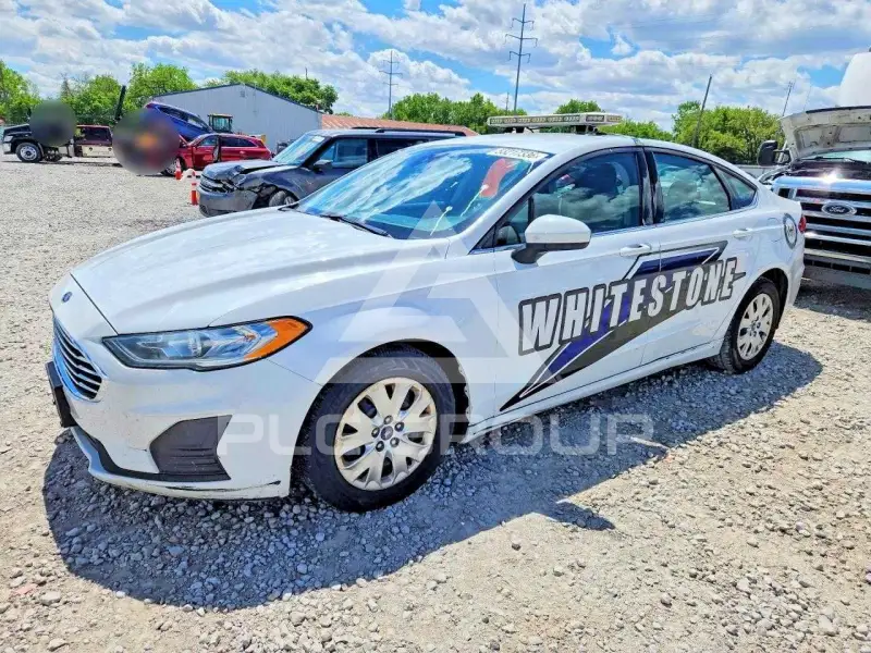 2019 Ford FUSION фото