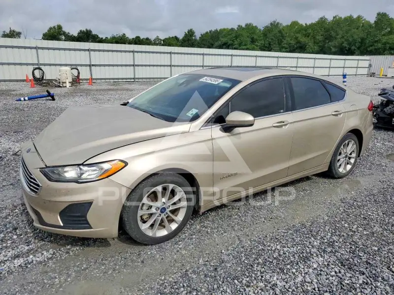 2019 Ford FUSION photo