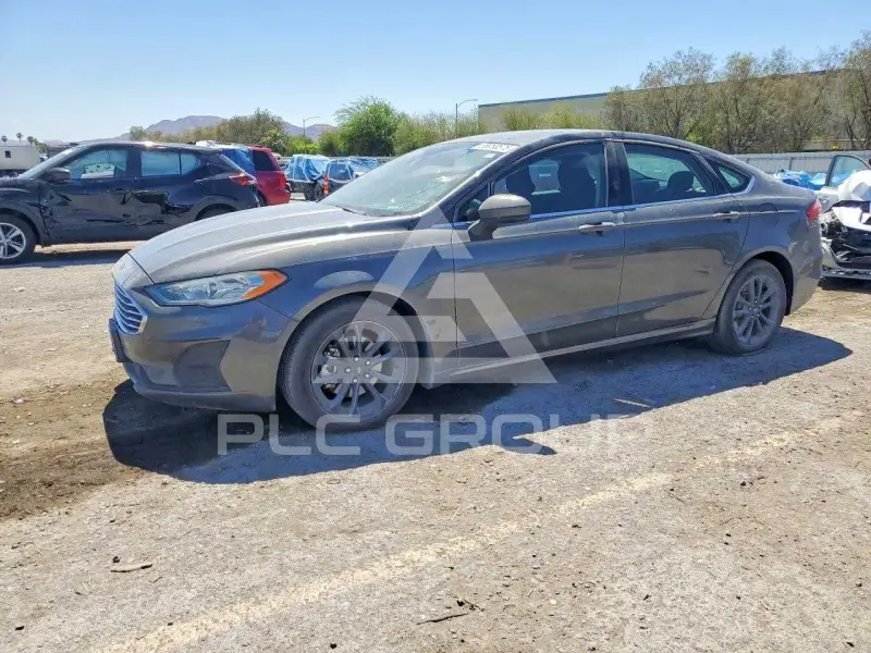 2019 Ford FUSION photo