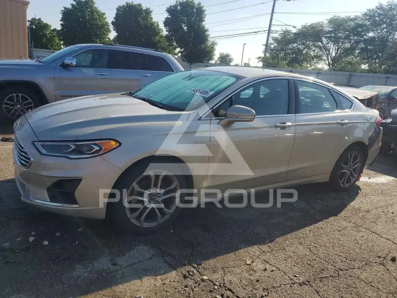 2019 Ford FUSION фото