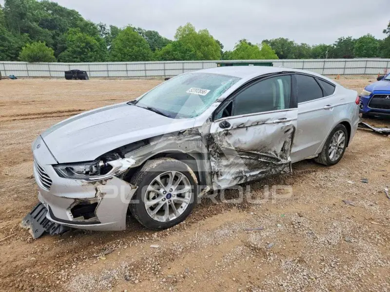 2019 Ford FUSION фото