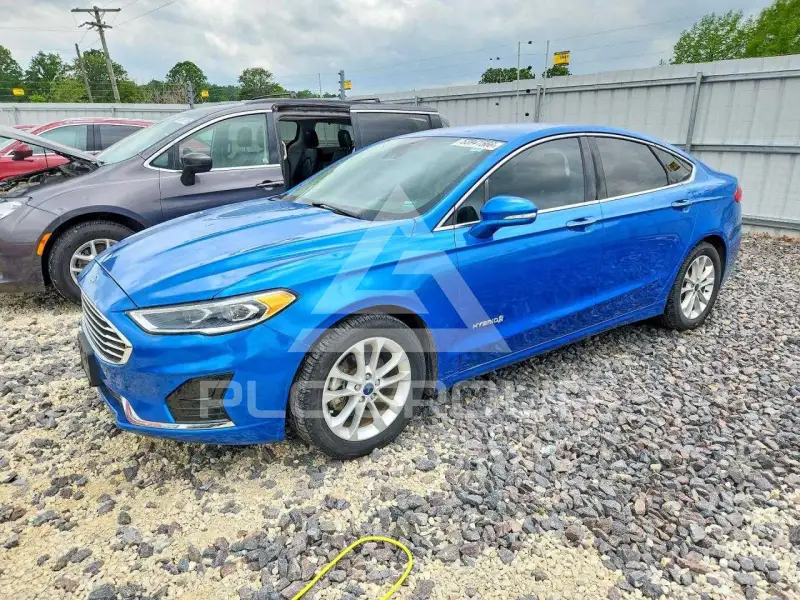 2019 Ford FUSION фото