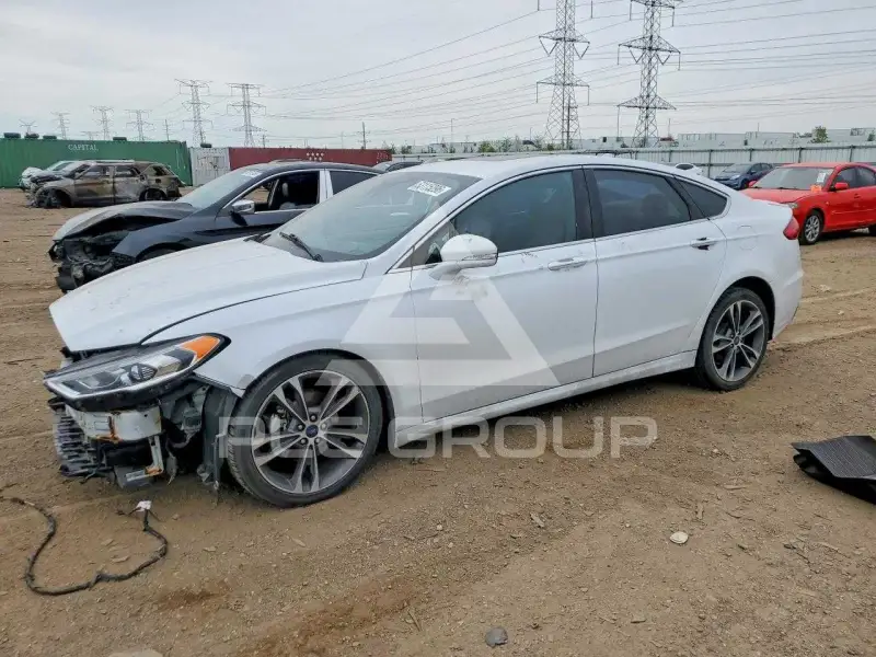 2019 Ford FUSION фото