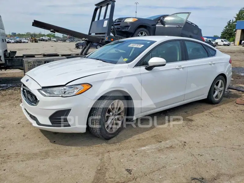 2019 Ford FUSION photo