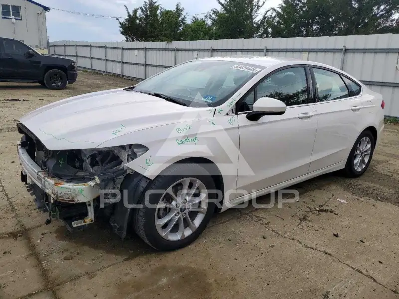 2019 Ford FUSION photo