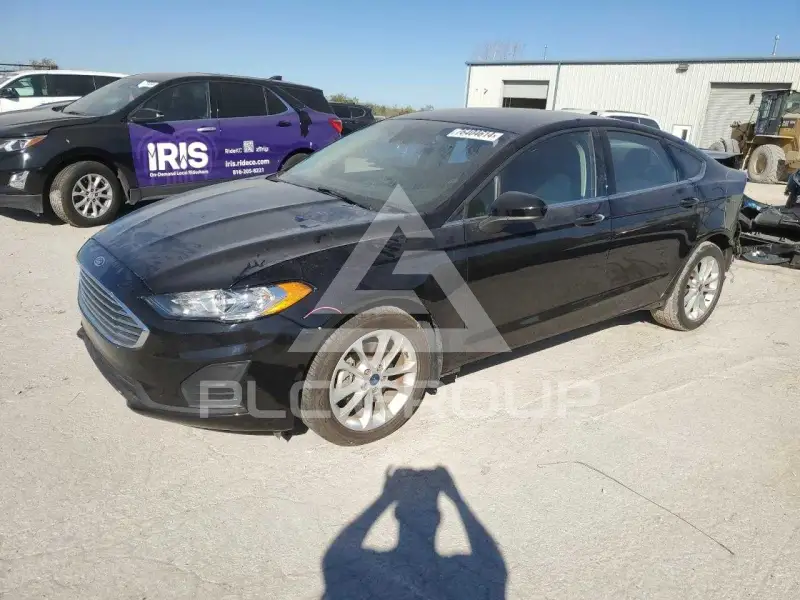 2019 Ford FUSION photo