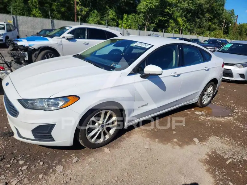 2019 Ford FUSION фото