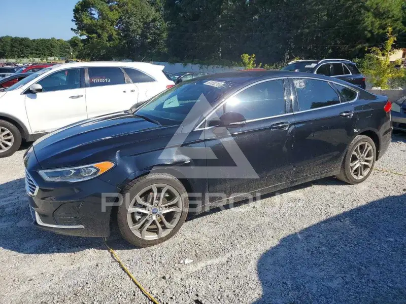 2019 Ford FUSION photo