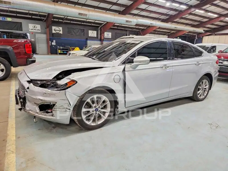 2019 Ford FUSION фото