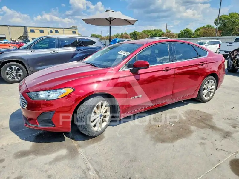 2019 Ford FUSION photo