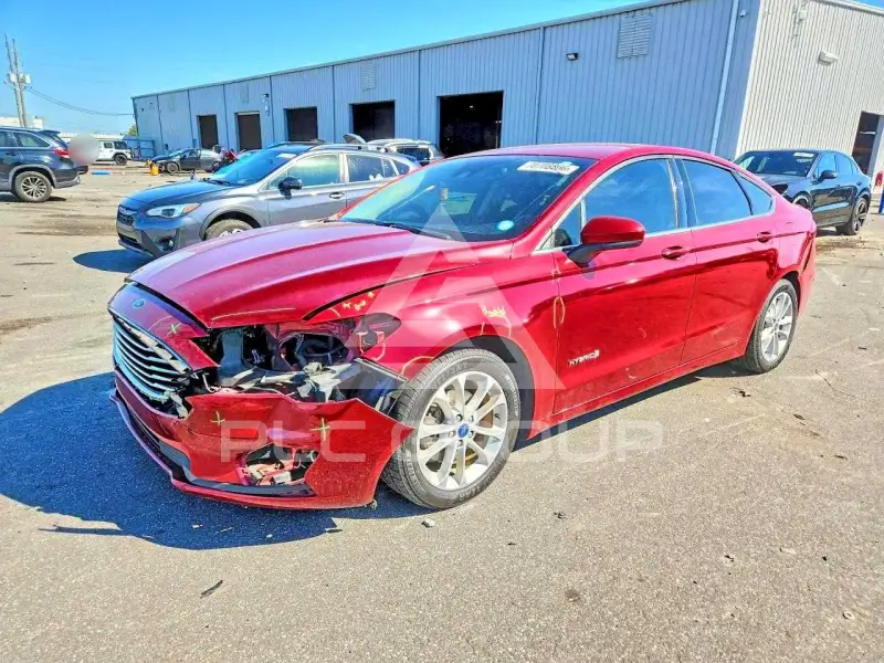 2019 Ford FUSION фото