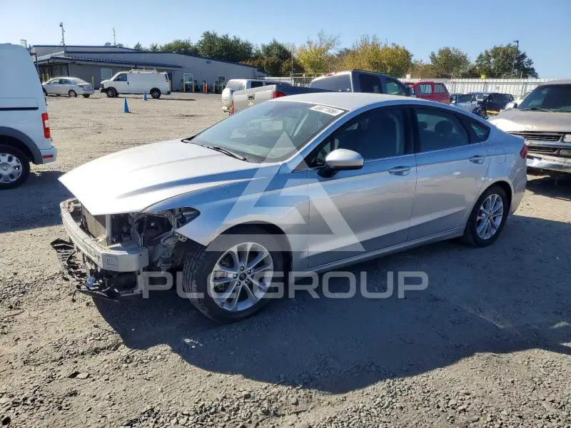 2019 Ford FUSION photo