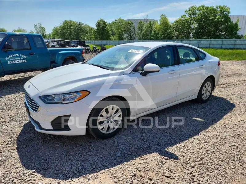 2019 Ford FUSION photo