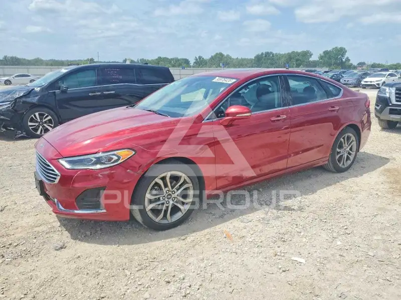 2019 Ford FUSION photo