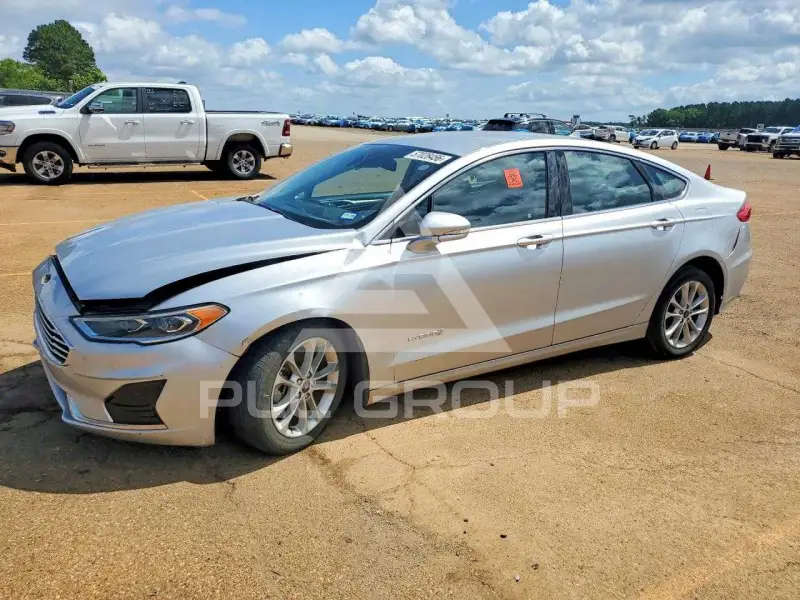 2019 Ford FUSION фото