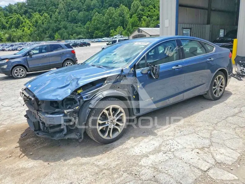 2019 Ford FUSION photo