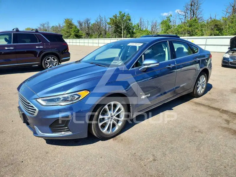 2019 Ford FUSION photo