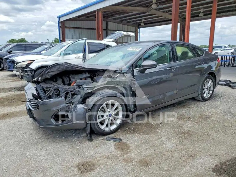 2019 Ford FUSION photo