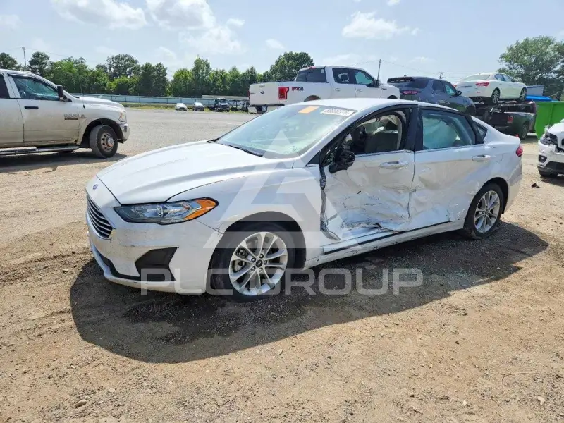 2019 Ford FUSION photo