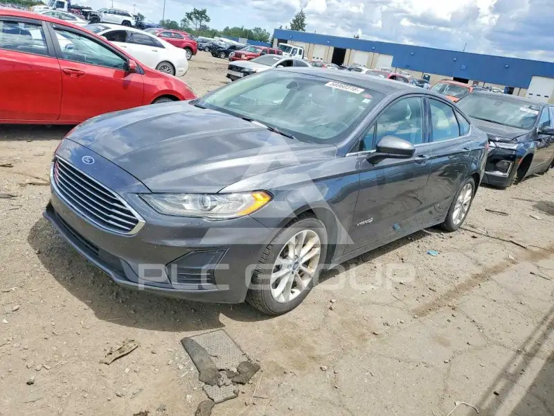 2019 Ford FUSION photo
