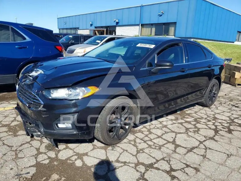 2019 Ford FUSION photo
