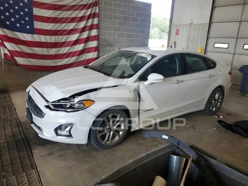 2019 Ford FUSION фото